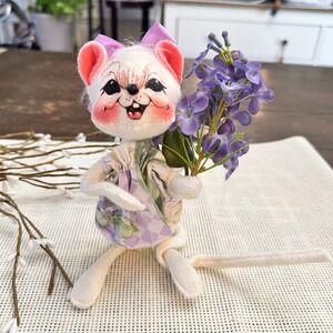 Annalee Mobilitee Doll Mouse‎ with Bouquet of Flowers 6" tall Spring Time